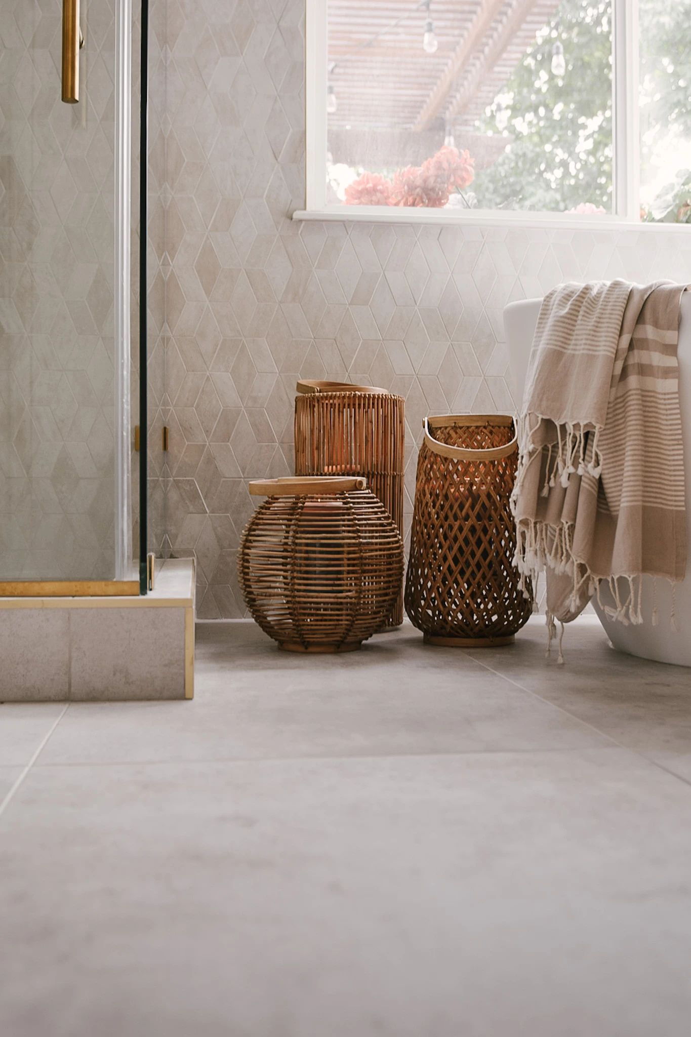 Bathroom floor and wall tiles from Atlas Concorde USA