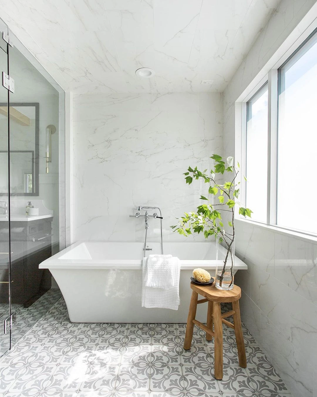 https://storage.atlasconcordeusa.com/public/assets/BLOG/11_2023_Spa_Inspired_Bathrooms/aacusa-credit-%40stefanieciak-%40sightlineinteriorsphoto-%40epicgroupohio-liberty-calcatta-1.webp?utm_source=chatgpt.com